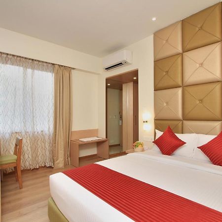 La Sara Regent Hotel Bangalore Bagian luar foto