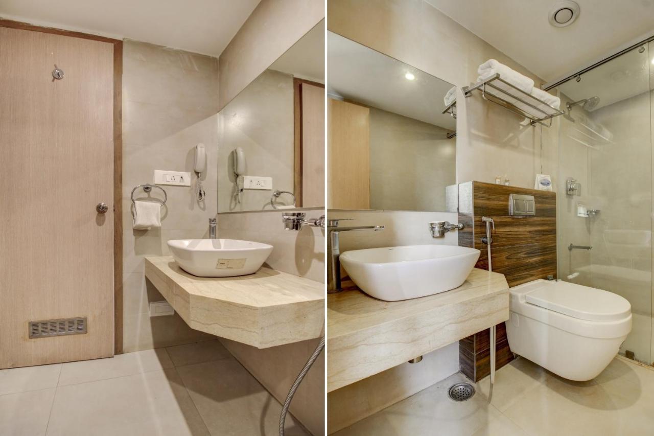 La Sara Regent Hotel Bangalore Bagian luar foto