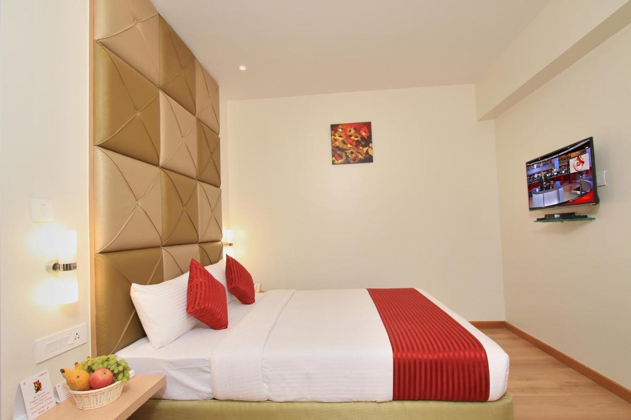 La Sara Regent Hotel Bangalore Bagian luar foto