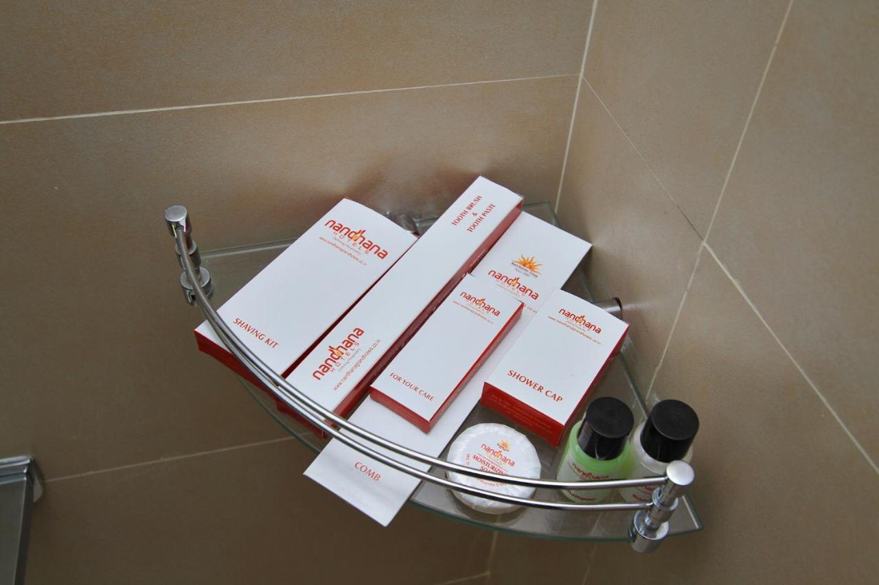 La Sara Regent Hotel Bangalore Bagian luar foto