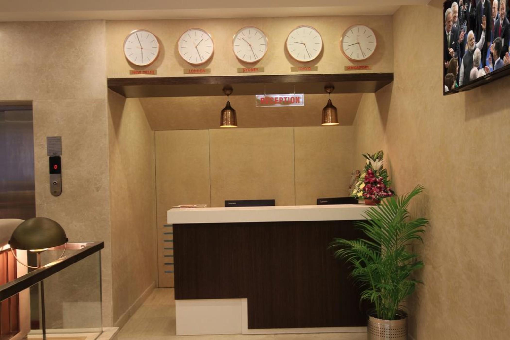 La Sara Regent Hotel Bangalore Bagian luar foto