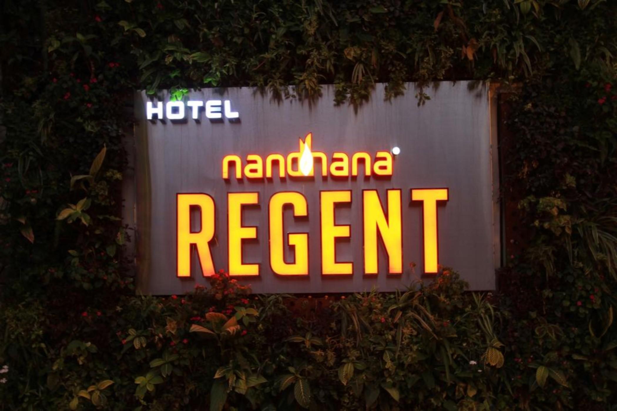 La Sara Regent Hotel Bangalore Bagian luar foto