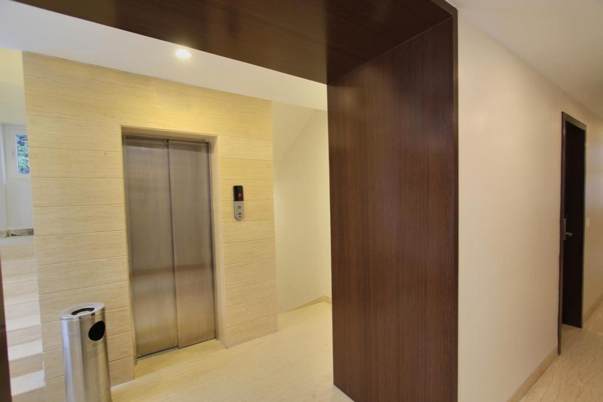 La Sara Regent Hotel Bangalore Bagian luar foto