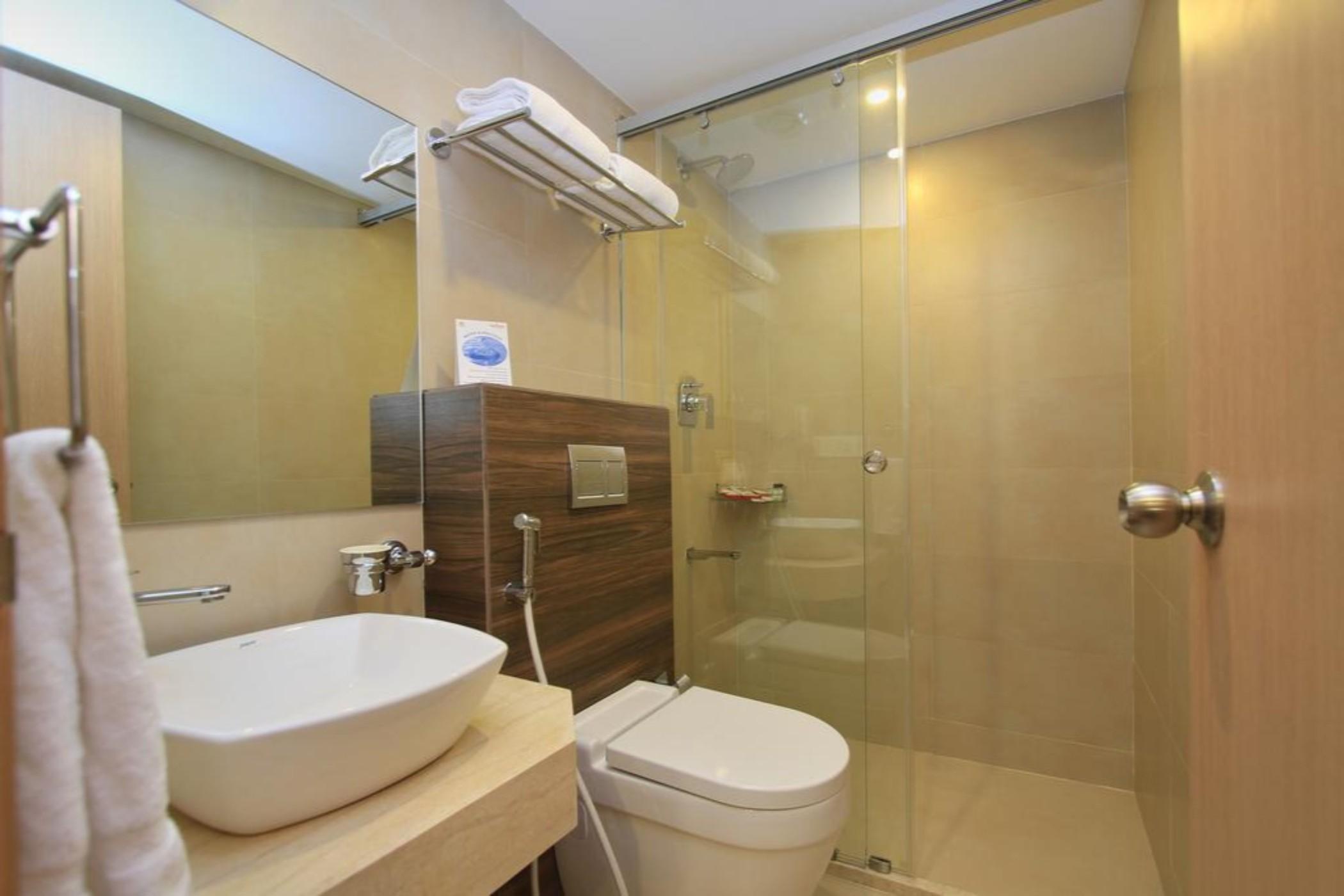 La Sara Regent Hotel Bangalore Bagian luar foto
