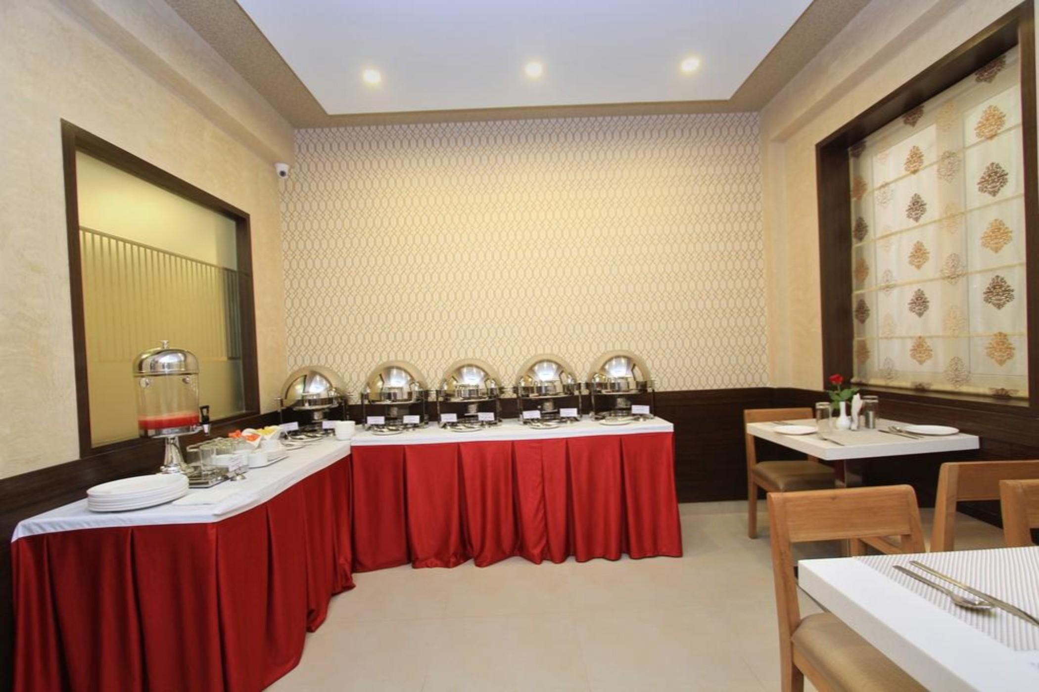 La Sara Regent Hotel Bangalore Bagian luar foto